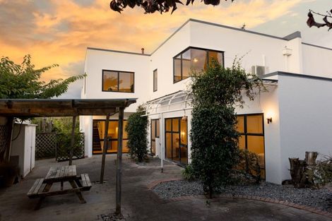 Photo of property in 18a Burn-murdoch Street, St Andrews, Hamilton, 3200