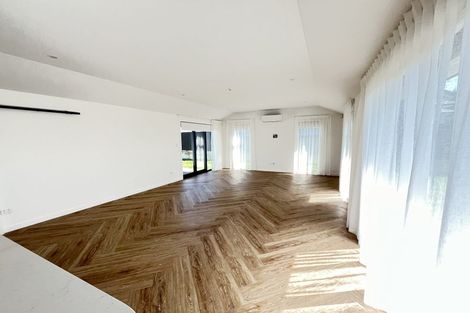 Photo of property in 25 Kenehi Road, Karaka, 2124