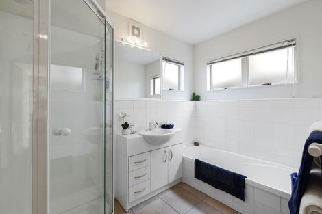 Photo of property in 1/93 Forrest Hill Road, Milford, Auckland, 0620