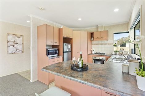 Photo of property in 1 Cabeleigh Drive, Helensville, 0800