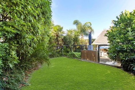 Photo of property in 261 Lake Road, Belmont, Auckland, 0622