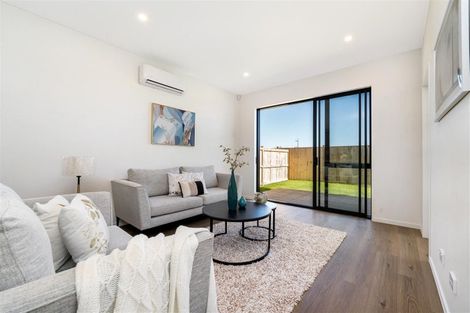 Photo of property in 6 Woven Place, Karaka, Papakura, 2113