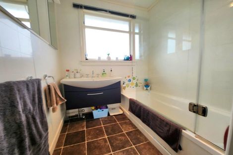 Photo of property in 16 Oxford Street, Holmes Hill, Oamaru, 9401