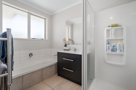 Photo of property in 27 Waterside Drive, Pyes Pa, Tauranga, 3112