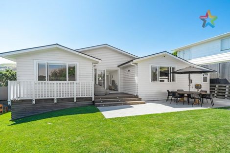 Photo of property in 2 Otira Grove, Kelson, Lower Hutt, 5010