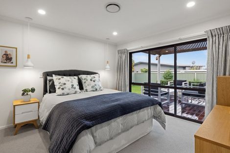 Photo of property in 15 Chelsea Drive, Taradale, Napier, 4112