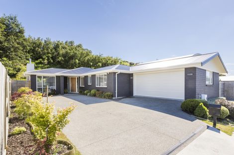 Photo of property in 15 Freedom Drive, Kelvin Grove, Palmerston North, 4414