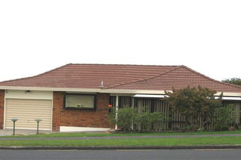Photo of property in 32 Sturges Road, Henderson, Auckland, 0612