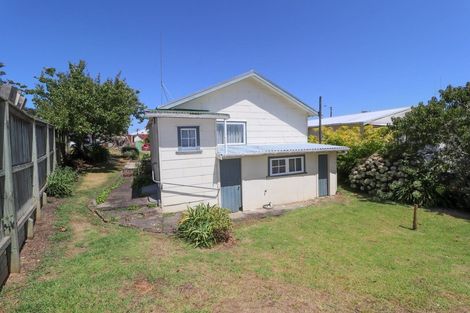 Photo of property in 105 Coromandel Street, Thames, 3500