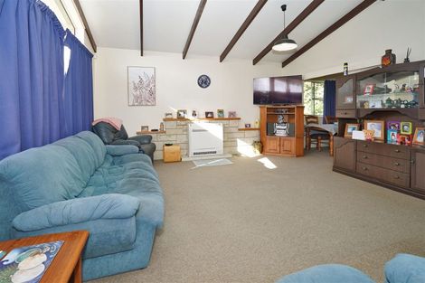 Photo of property in 79 Oakfield Crescent, Pukete, Hamilton, 3200