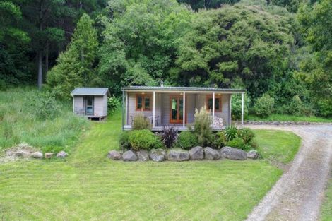 Photo of property in 578 Le Bons Bay Road, Le Bons Bay, Akaroa, 7583