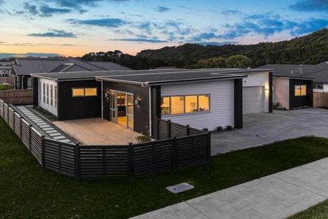 Photo of property in 19a Robert Might Road, Kumeu, 0810