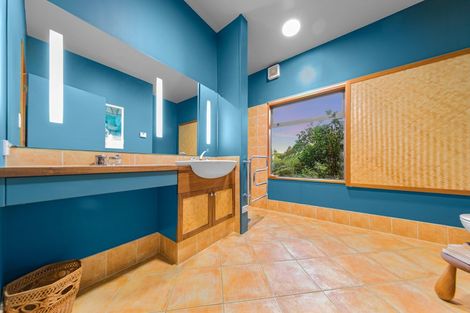 Photo of property in 318 Forest Road, Waiatarua, Auckland, 0612