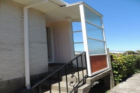 Photo of property in 6b Reese Jones Grove, Maungaraki, Lower Hutt, 5010