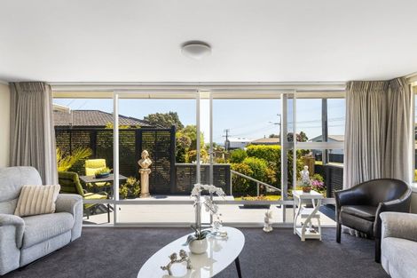 Photo of property in 38 Wairau Road, Oakura, 4314