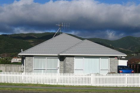 Photo of property in 50 Arawhata Road, Paraparaumu, 5032