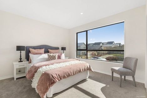 Photo of property in 36 Paparahi Place, Wainui, 0992