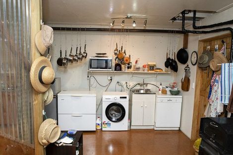 Photo of property in 257 Metcalfe Road, Matakohe, 0593