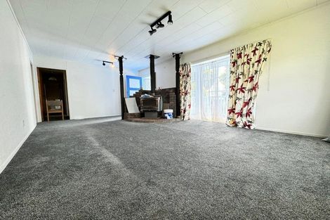 Photo of property in 16 Cottrell Place, Clendon Park, Auckland, 2103