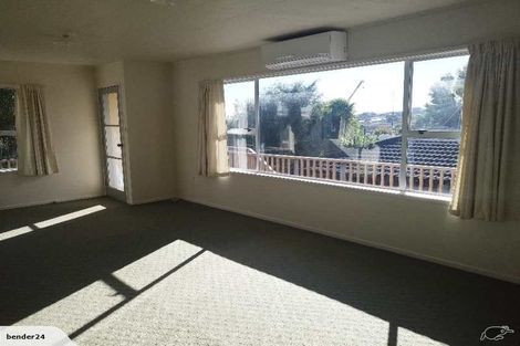 Photo of property in 1/46 John Dee Crescent, Red Beach, 0932