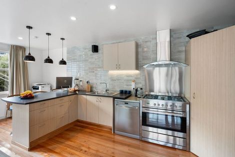 Photo of property in 11 Haywards Lane, Duvauchelle, 7581