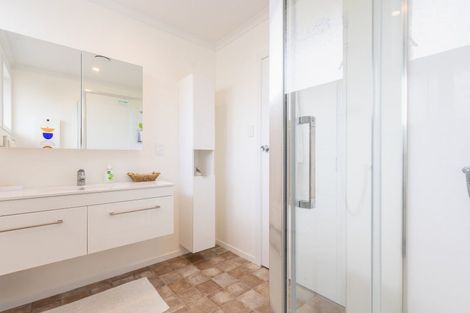 Photo of property in 32 Tui Road, Raumati Beach, Paraparaumu, 5032