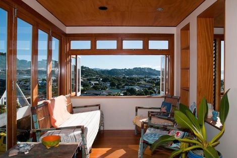 Photo of property in 51 Mantell Street, Seatoun, Wellington, 6022