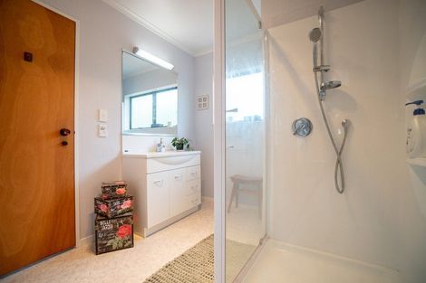 Photo of property in 6 Edwards Place, Terrace End, Palmerston North, 4410