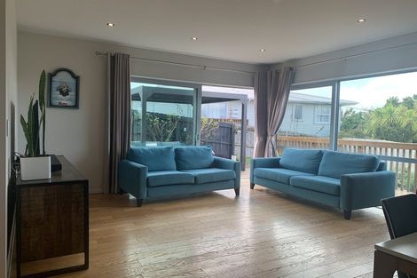 Photo of property in 17 Limmer Place, Browns Bay, Auckland, 0632