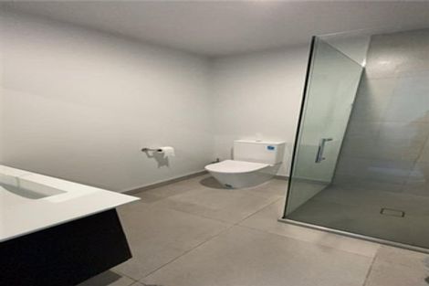 Photo of property in 4/327 Lincoln Road, Addington, Christchurch, 8024