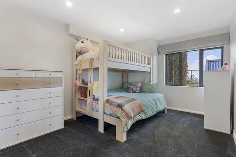 Photo of property in 201 Whangaparaoa Road, Red Beach, 0932