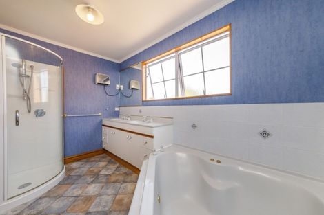 Photo of property in 153/155 High Street, Bulls, 4818