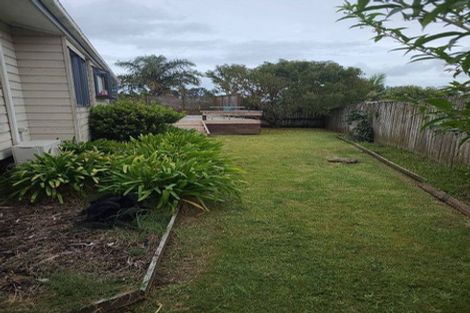 Photo of property in 21 Pono Place, Waiuku, 2123