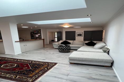 Photo of property in 5 Cumbrian Place, Conifer Grove, Takanini, 2112