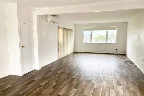 Photo of property in 5 Marlene Avenue, Te Atatu South, Auckland, 0610