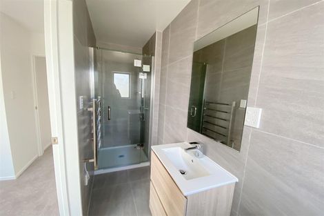 Photo of property in 35b Crestview Rise, Papakura, 2110