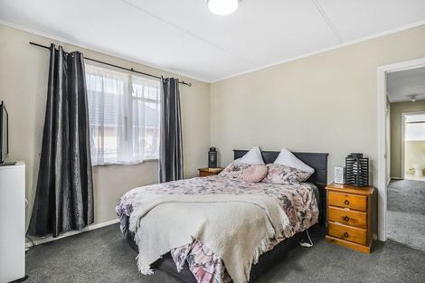 Photo of property in 25 Arimu Road, Papakura, 2110