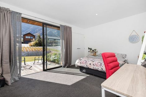 Photo of property in 19 Hackett Road, Jacks Point, Queenstown, 9371