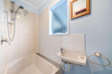 Photo of property in 46a Farquhar Road, Glendene, Auckland, 0602