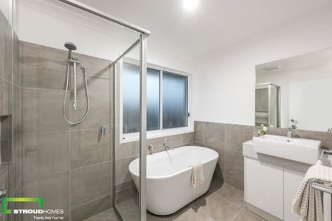 Photo of property in 17 Tamahunga Drive, Matakana, 0985