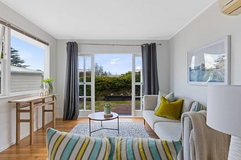 Photo of property in 1/45 Seine Road, Forrest Hill, Auckland, 0620