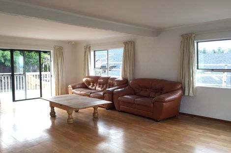 Photo of property in 2/127 Stapleford Crescent, Browns Bay, Auckland, 0630