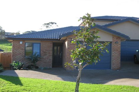 Photo of property in 18 Ballymore Drive, Pinehill, Auckland, 0632