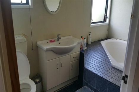 Photo of property in 14 Mile Place, Henderson, Auckland, 0612