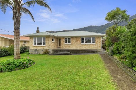Photo of property in 1 Carlton Street, Te Aroha, 3320