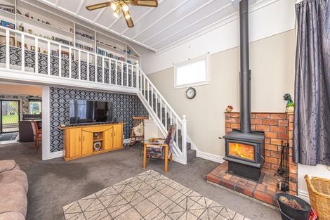 Photo of property in 10 Carlton Avenue, Gonville, Whanganui, 4501