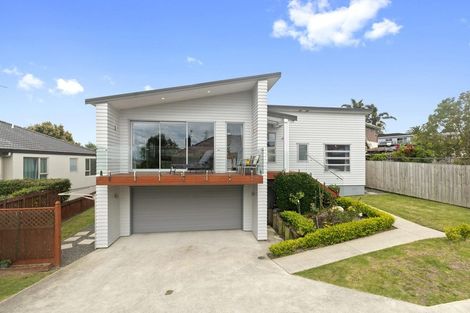 Photo of property in 13a Lyndhurst Road, Te Atatu South, Auckland, 0610