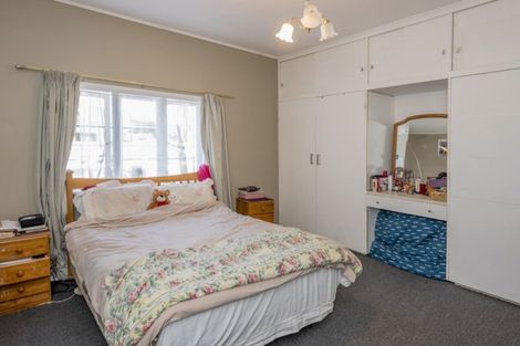 Photo of property in 88 Queenwood Road, Levin, 5510