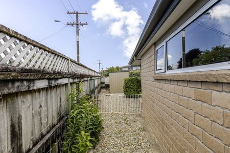 Photo of property in 2 Oakwood Drive, Highlands Park, New Plymouth, 4312