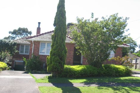 Photo of property in 37 Savoy Road, Glen Eden, Auckland, 0602